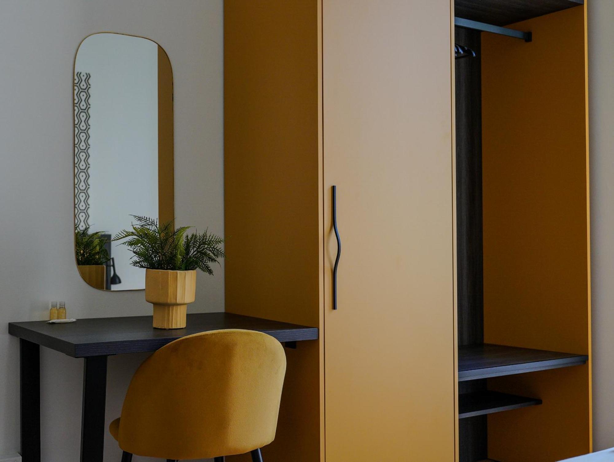 Feel - Mille Suites Bergamo Bagian luar foto