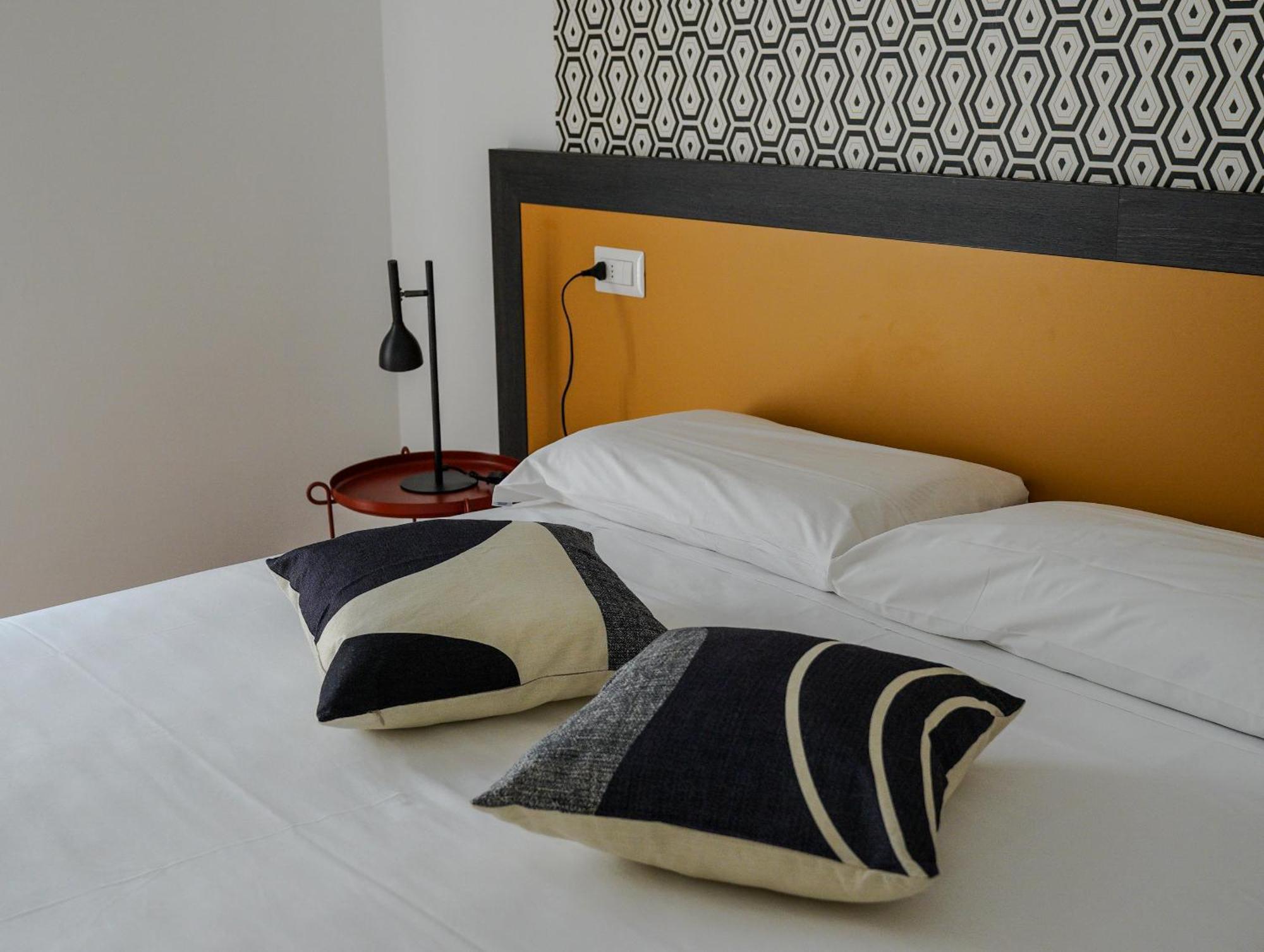 Feel - Mille Suites Bergamo Bagian luar foto